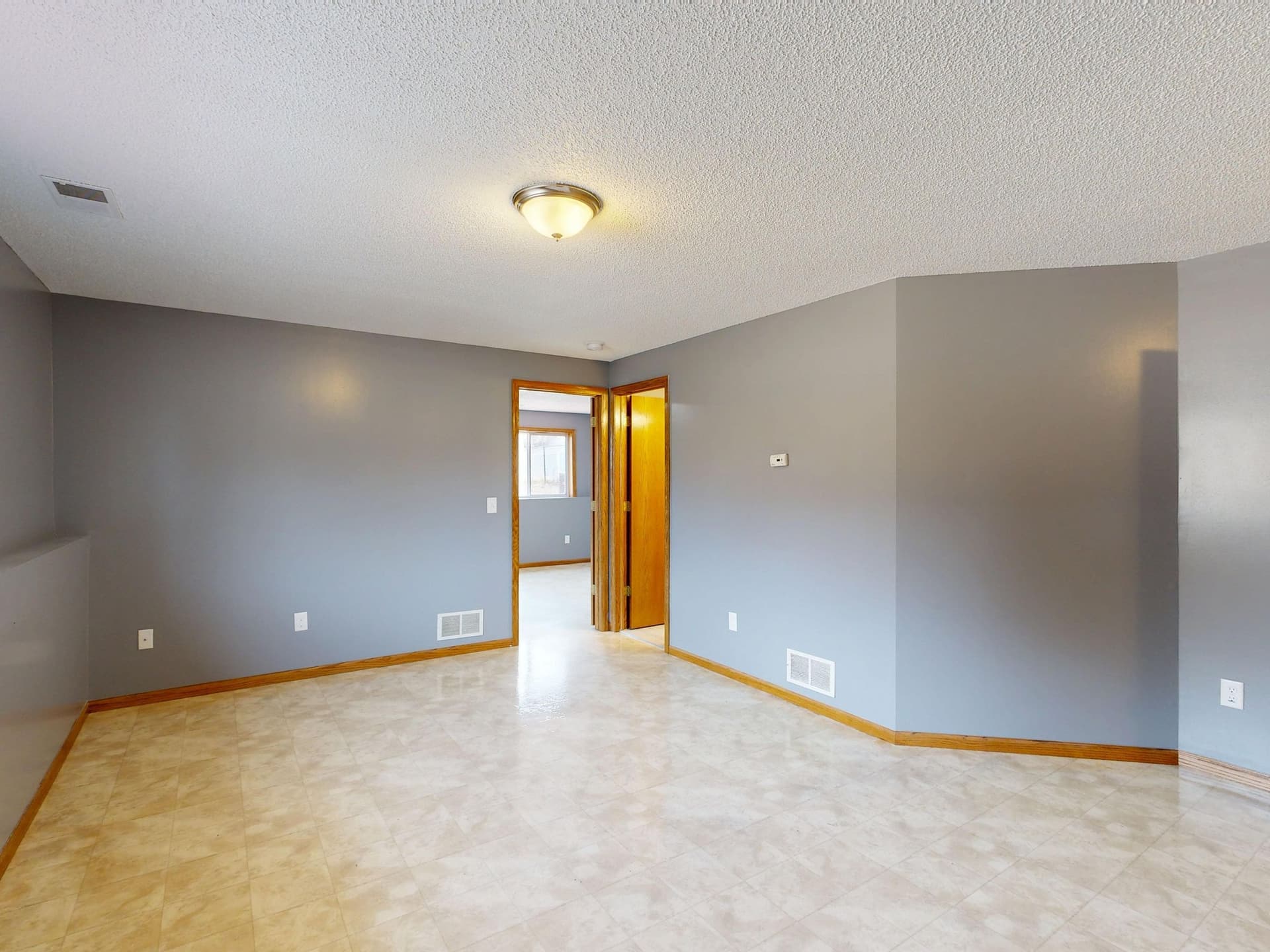 Baseboard Painting & Repainting